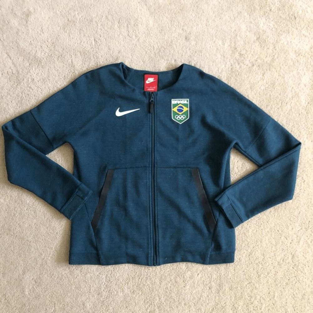 📦 NEW Womens Small Nike Team Brasil Tech Fleece Sportswear Jacket 806997 346
